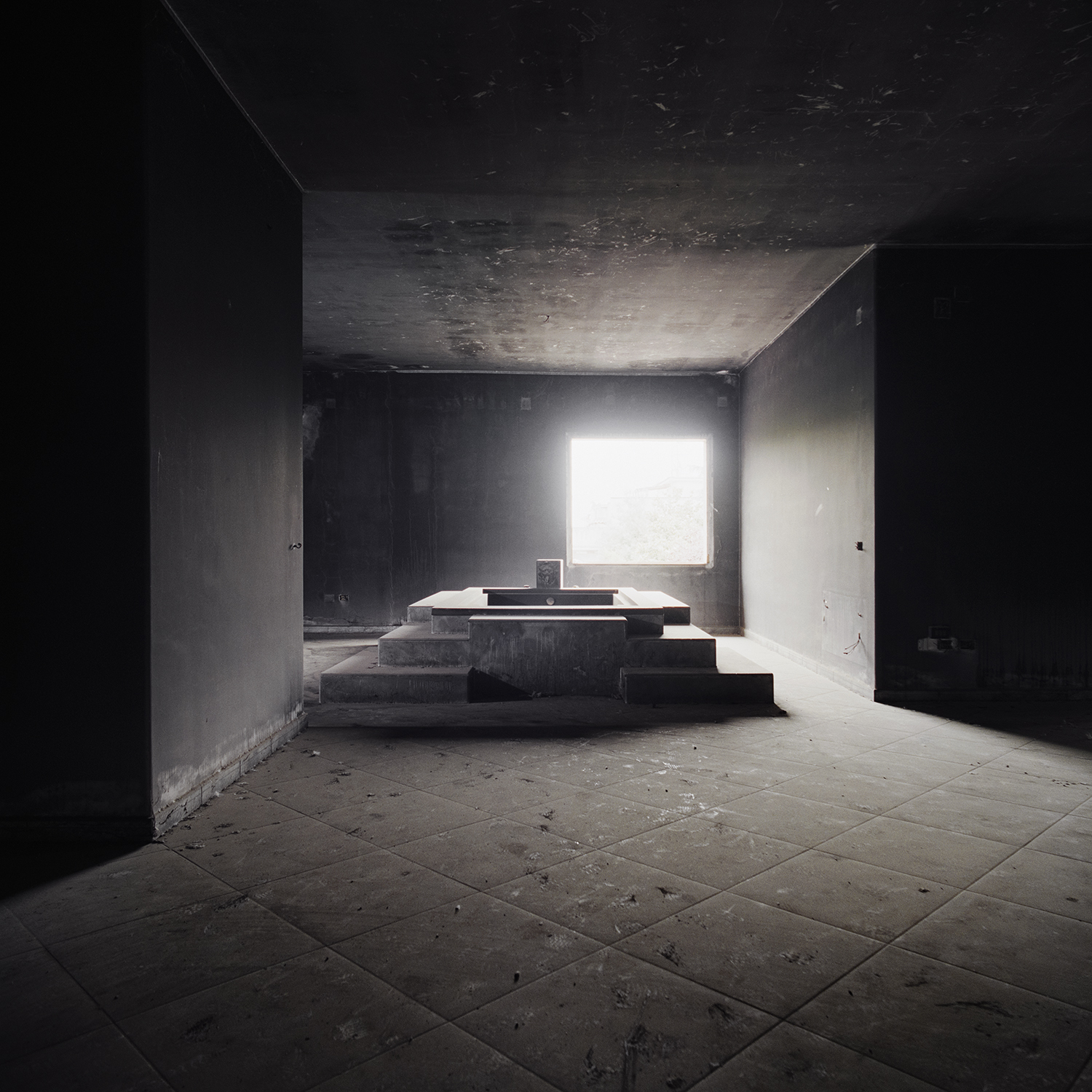 C'era una volta Hollywood - La vasca di Schiavone